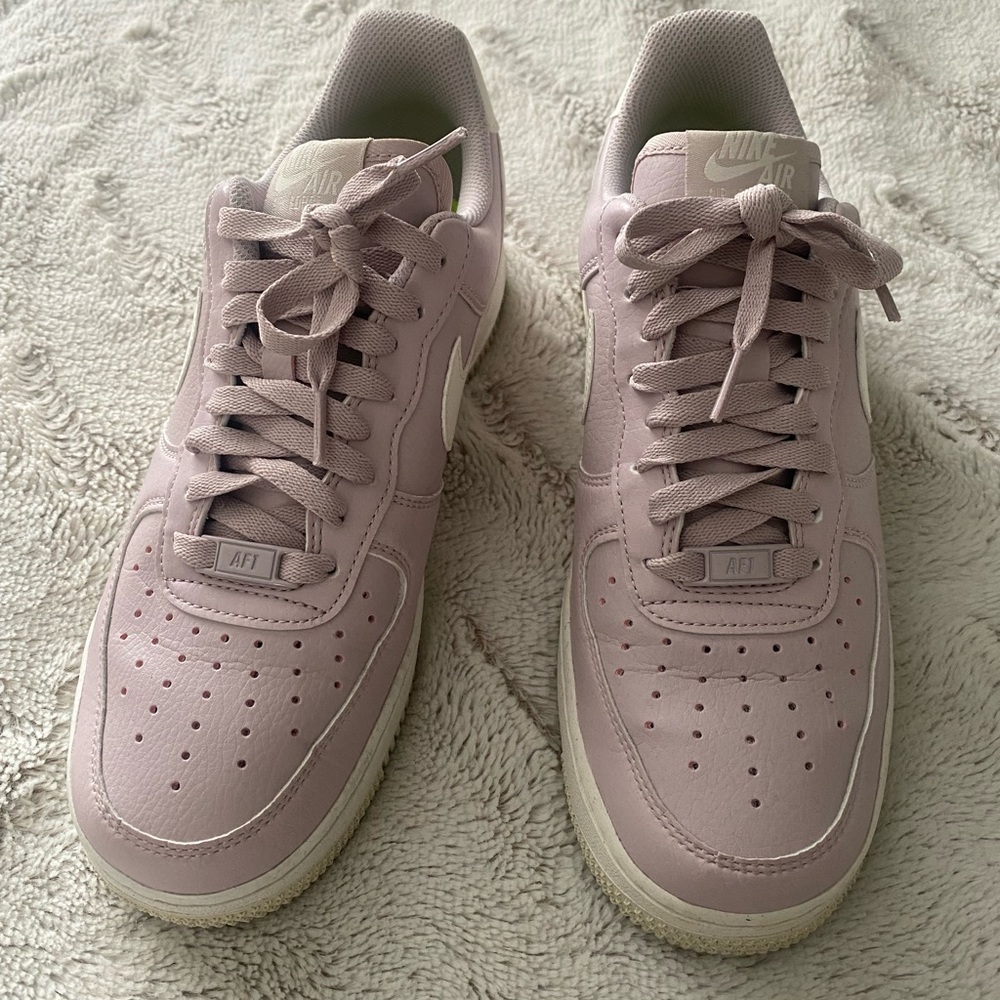 Nike Air Force 1 Pink Sneakers